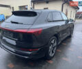 Чорний Ауді E-Tron, об'ємом двигуна 0 л та пробігом 142 тис. км за 29950 $, фото 7 на Automoto.ua