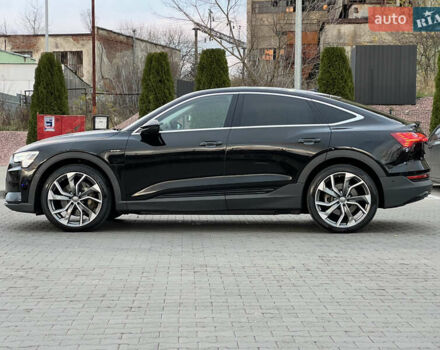 Чорний Ауді E-Tron, об'ємом двигуна 0 л та пробігом 112 тис. км за 33900 $, фото 6 на Automoto.ua