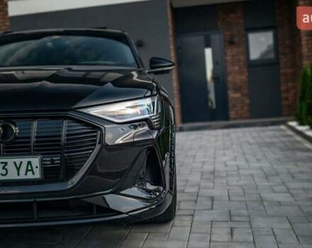 Черный Ауди E-Tron, объемом двигателя 0 л и пробегом 25 тыс. км за 55000 $, фото 1 на Automoto.ua