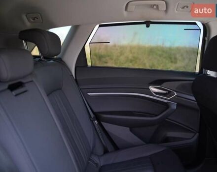 Чорний Ауді E-Tron, об'ємом двигуна 0 л та пробігом 47 тис. км за 32900 $, фото 30 на Automoto.ua