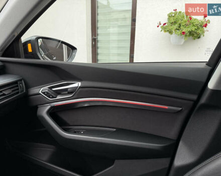 Черный Ауди E-Tron, объемом двигателя 0 л и пробегом 64 тыс. км за 31700 $, фото 42 на Automoto.ua