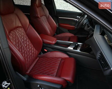 Черный Ауди E-Tron, объемом двигателя 0 л и пробегом 65 тыс. км за 44284 $, фото 11 на Automoto.ua