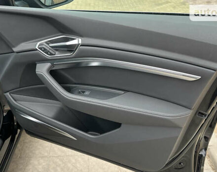 Черный Ауди E-Tron, объемом двигателя 0 л и пробегом 53 тыс. км за 42000 $, фото 35 на Automoto.ua