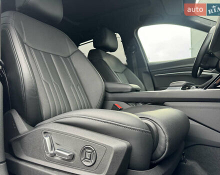 Черный Ауди E-Tron, объемом двигателя 0 л и пробегом 100 тыс. км за 38500 $, фото 41 на Automoto.ua