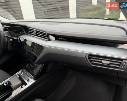 Черный Ауди E-Tron, объемом двигателя 0 л и пробегом 64 тыс. км за 31700 $, фото 39 на Automoto.ua