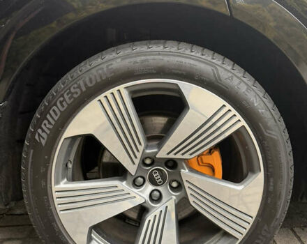 Черный Ауди E-Tron, объемом двигателя 0 л и пробегом 56 тыс. км за 40890 $, фото 39 на Automoto.ua