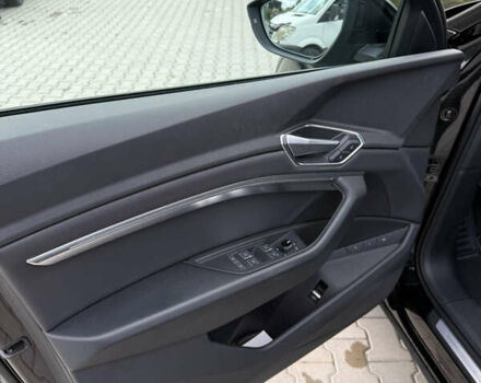 Чорний Ауді E-Tron, об'ємом двигуна 0 л та пробігом 55 тис. км за 36500 $, фото 10 на Automoto.ua