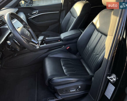 Черный Ауди E-Tron, объемом двигателя 0 л и пробегом 32 тыс. км за 47561 $, фото 26 на Automoto.ua