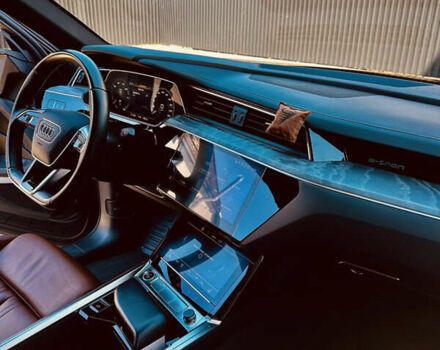 Чорний Ауді E-Tron, об'ємом двигуна 0 л та пробігом 78 тис. км за 42000 $, фото 16 на Automoto.ua