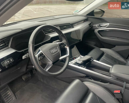 Черный Ауди E-Tron, объемом двигателя 0 л и пробегом 39 тыс. км за 39950 $, фото 54 на Automoto.ua
