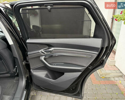 Черный Ауди E-Tron, объемом двигателя 0 л и пробегом 64 тыс. км за 31700 $, фото 33 на Automoto.ua