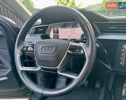 Черный Ауди E-Tron, объемом двигателя 0 л и пробегом 97 тыс. км за 30900 $, фото 70 на Automoto.ua