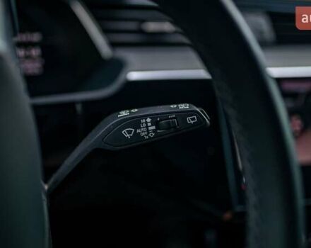 Черный Ауди E-Tron, объемом двигателя 0 л и пробегом 25 тыс. км за 55000 $, фото 53 на Automoto.ua
