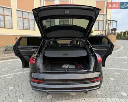 Черный Ауди E-Tron, объемом двигателя 0 л и пробегом 150 тыс. км за 31950 $, фото 79 на Automoto.ua