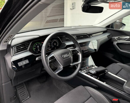 Черный Ауди E-Tron, объемом двигателя 0 л и пробегом 64 тыс. км за 31700 $, фото 27 на Automoto.ua