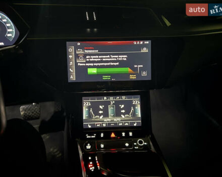 Чорний Ауді E-Tron, об'ємом двигуна 0 л та пробігом 142 тис. км за 29950 $, фото 1 на Automoto.ua