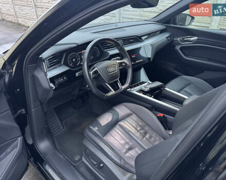 Чорний Ауді E-Tron, об'ємом двигуна 0 л та пробігом 142 тис. км за 29950 $, фото 9 на Automoto.ua