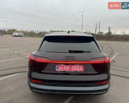Черный Ауди E-Tron, объемом двигателя 0 л и пробегом 39 тыс. км за 39950 $, фото 19 на Automoto.ua