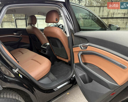 Черный Ауди E-Tron, объемом двигателя 0 л и пробегом 79 тыс. км за 29999 $, фото 27 на Automoto.ua