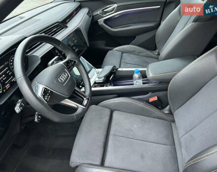 Чорний Ауді E-Tron, об'ємом двигуна 0 л та пробігом 23 тис. км за 54900 $, фото 23 на Automoto.ua