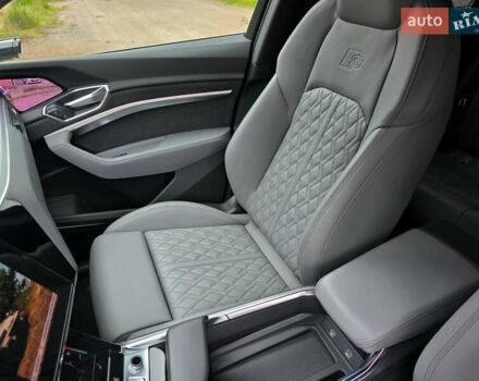 Черный Ауди E-Tron, объемом двигателя 0 л и пробегом 40 тыс. км за 48888 $, фото 21 на Automoto.ua