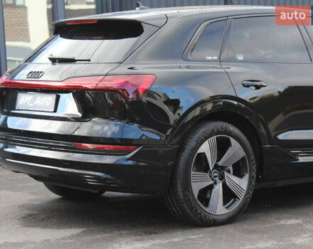 Черный Ауди E-Tron, объемом двигателя 0 л и пробегом 41 тыс. км за 38800 $, фото 22 на Automoto.ua
