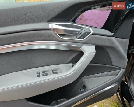 Черный Ауди E-Tron, объемом двигателя 0 л и пробегом 40 тыс. км за 48888 $, фото 37 на Automoto.ua