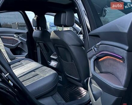 Чорний Ауді E-Tron, об'ємом двигуна 0 л та пробігом 103 тис. км за 36600 $, фото 34 на Automoto.ua