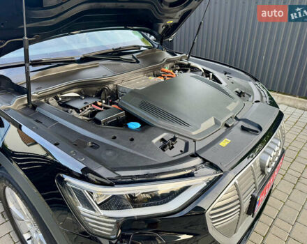 Чорний Ауді E-Tron, об'ємом двигуна 0 л та пробігом 96 тис. км за 30900 $, фото 77 на Automoto.ua