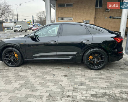 Чорний Ауді E-Tron, об'ємом двигуна 0 л та пробігом 23 тис. км за 54900 $, фото 9 на Automoto.ua