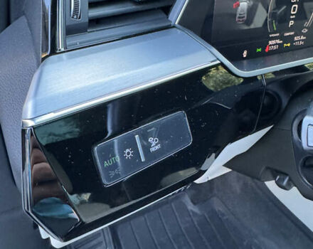 Черный Ауди E-Tron, объемом двигателя 0 л и пробегом 91 тыс. км за 36500 $, фото 28 на Automoto.ua