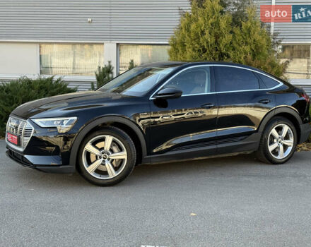 Чорний Ауді E-Tron, об'ємом двигуна 0 л та пробігом 79 тис. км за 29999 $, фото 5 на Automoto.ua