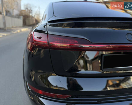 Черный Ауди E-Tron, объемом двигателя 0 л и пробегом 80 тыс. км за 42000 $, фото 7 на Automoto.ua