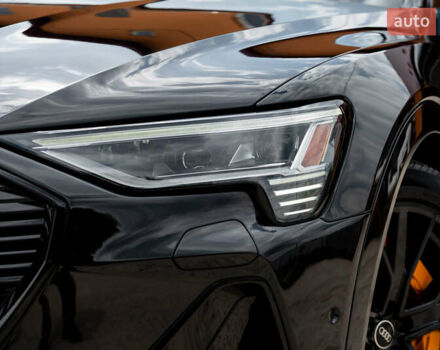 Чорний Ауді E-Tron, об'ємом двигуна 0 л та пробігом 80 тис. км за 37000 $, фото 18 на Automoto.ua