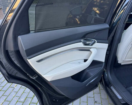 Черный Ауди E-Tron, объемом двигателя 0 л и пробегом 91 тыс. км за 36500 $, фото 34 на Automoto.ua