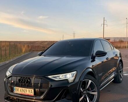 Черный Ауди E-Tron, объемом двигателя 0 л и пробегом 68 тыс. км за 45000 $, фото 2 на Automoto.ua