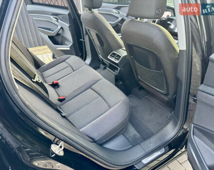 Чорний Ауді E-Tron, об'ємом двигуна 0 л та пробігом 96 тис. км за 30900 $, фото 49 на Automoto.ua