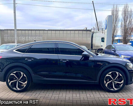 Чорний Ауді E-Tron, об'ємом двигуна 0.28 л та пробігом 34 тис. км за 35900 $, фото 1 на Automoto.ua