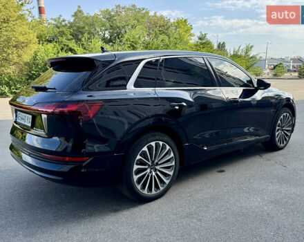 Чорний Ауді E-Tron, об'ємом двигуна 0 л та пробігом 55 тис. км за 41000 $, фото 6 на Automoto.ua