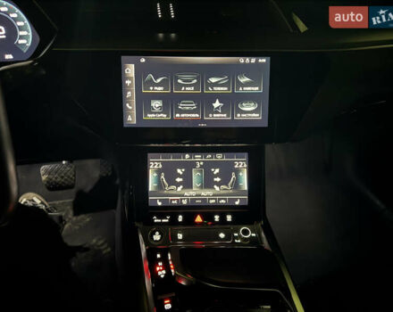 Чорний Ауді E-Tron, об'ємом двигуна 0 л та пробігом 142 тис. км за 29950 $, фото 3 на Automoto.ua