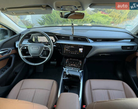 Чорний Ауді E-Tron, об'ємом двигуна 0 л та пробігом 79 тис. км за 29999 $, фото 52 на Automoto.ua