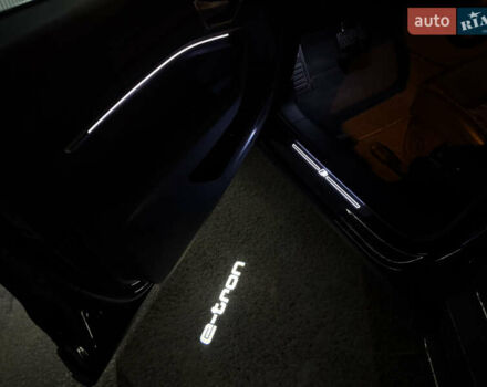 Черный Ауди E-Tron, объемом двигателя 0 л и пробегом 80 тыс. км за 42000 $, фото 33 на Automoto.ua