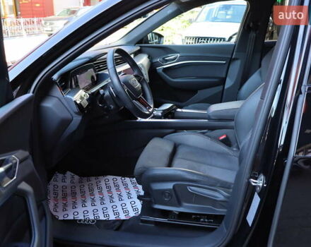 Черный Ауди E-Tron, объемом двигателя 0 л и пробегом 17 тыс. км за 44900 $, фото 16 на Automoto.ua