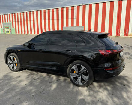 Чорний Ауді E-Tron, об'ємом двигуна 0 л та пробігом 59 тис. км за 35499 $, фото 3 на Automoto.ua