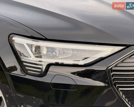 Черный Ауди E-Tron, объемом двигателя 0 л и пробегом 45 тыс. км за 30900 $, фото 10 на Automoto.ua