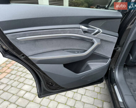 Черный Ауди E-Tron, объемом двигателя 0 л и пробегом 95 тыс. км за 38500 $, фото 22 на Automoto.ua
