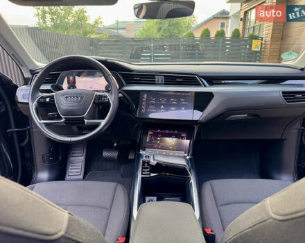 Чорний Ауді E-Tron, об'ємом двигуна 0 л та пробігом 96 тис. км за 30900 $, фото 57 на Automoto.ua