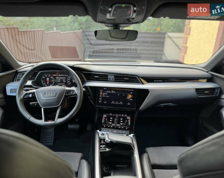 Черный Ауди E-Tron, объемом двигателя 0 л и пробегом 38 тыс. км за 41999 $, фото 10 на Automoto.ua