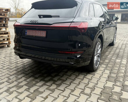 Чорний Ауді E-Tron, об'ємом двигуна 0 л та пробігом 89 тис. км за 35499 $, фото 8 на Automoto.ua