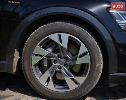 Черный Ауди E-Tron, объемом двигателя 0 л и пробегом 45 тыс. км за 32900 $, фото 2 на Automoto.ua